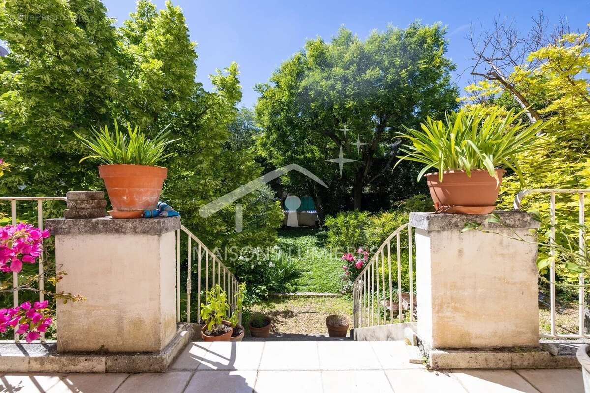 Demeure d'exception en centre-ville d'Apt - 11 pièces - 950 000€ - 370 m² habitables - photo 28