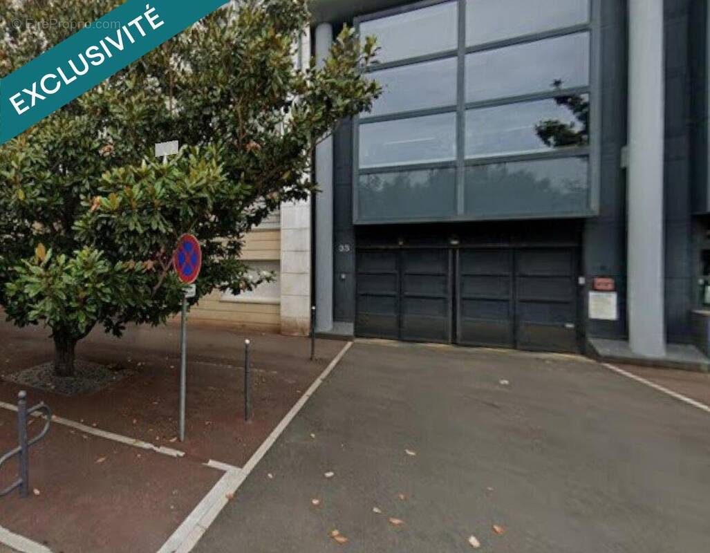 Photo 1 - Parking à ISSY-LES-MOULINEAUX