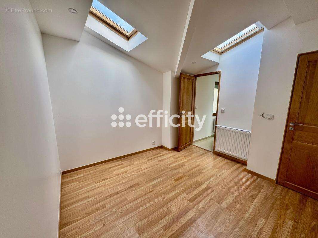 Maison 115 m² à Iverny  - photo 9