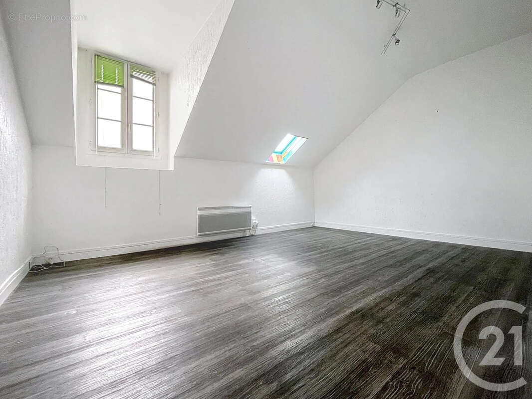 Appartement à MOISSY-CRAMAYEL