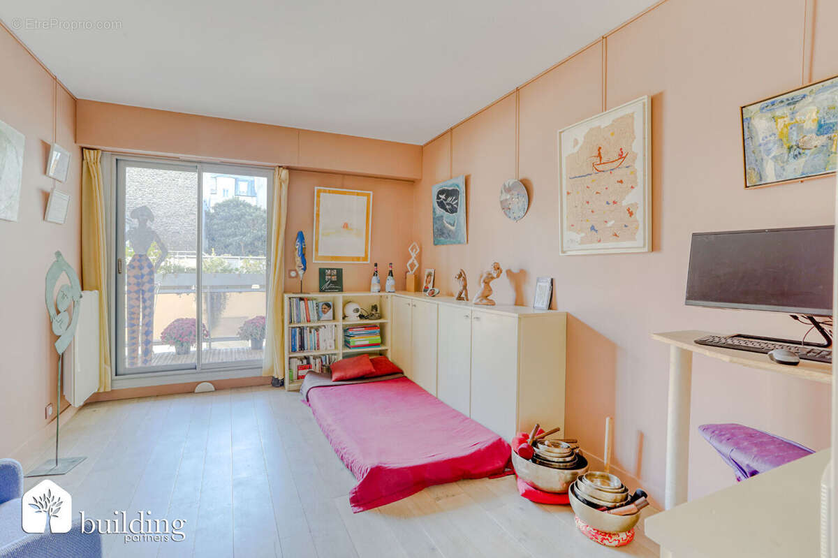 Appartement à LEVALLOIS-PERRET