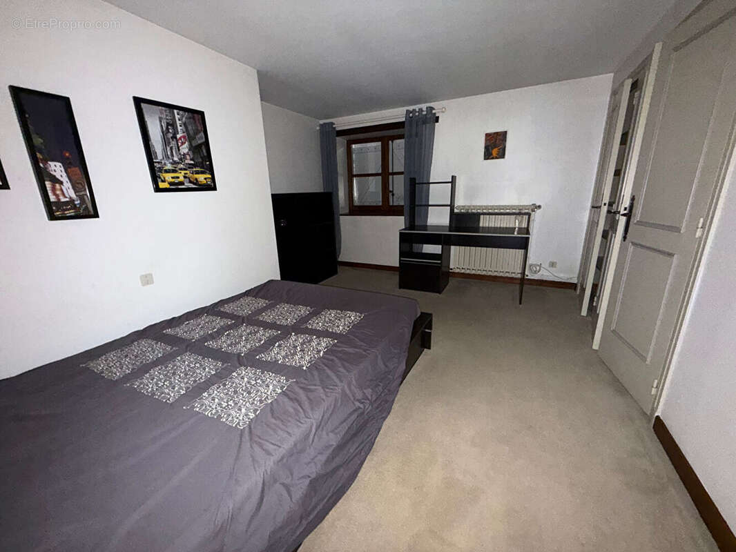 Maison à COMMELLE-VERNAY