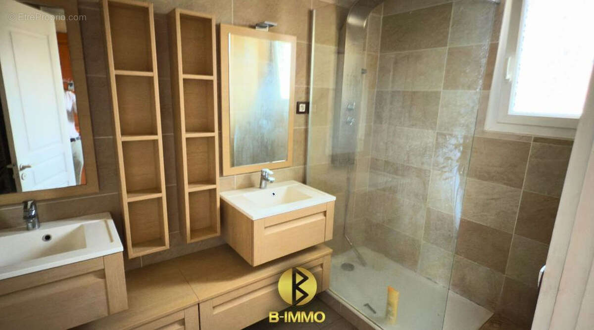 Maison à ROUSSILLON