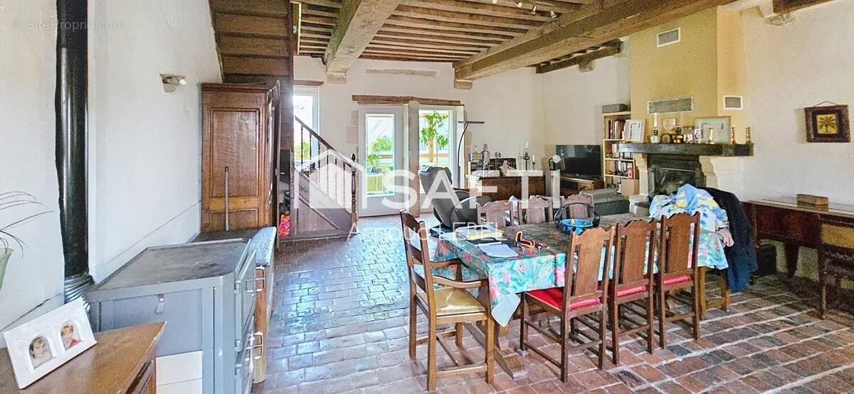 Photo 1 - Maison à SAINT-REVERIEN