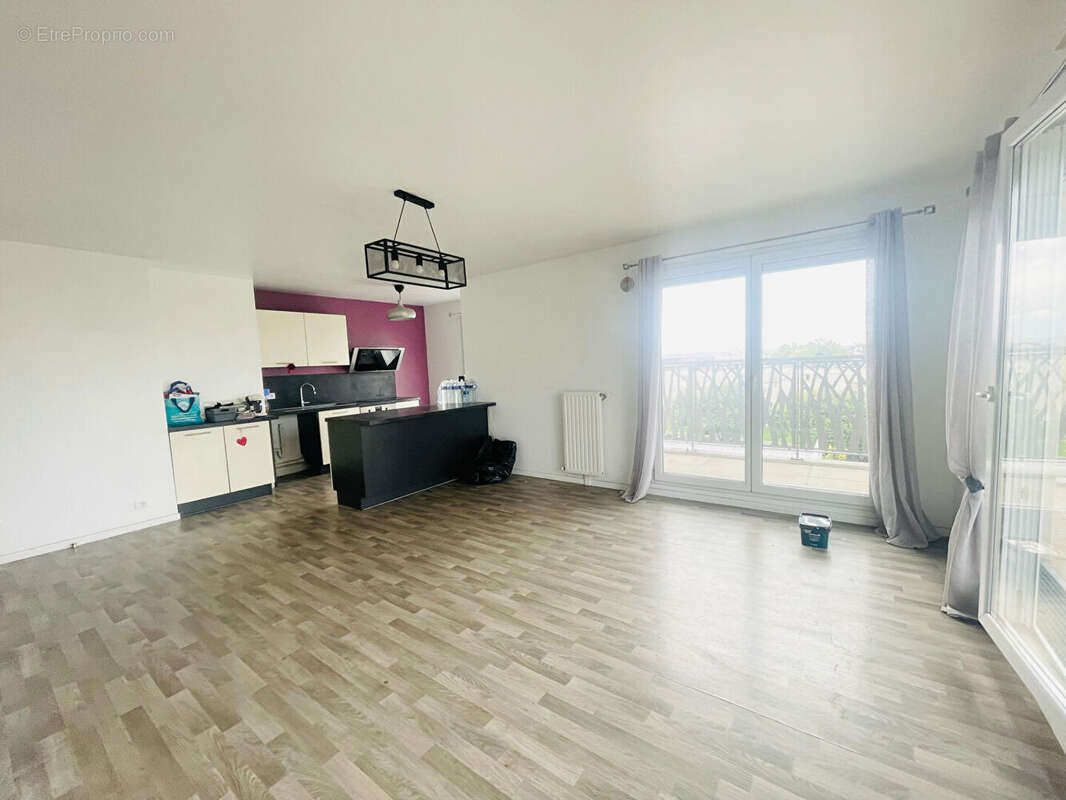 Appartement à SARTROUVILLE