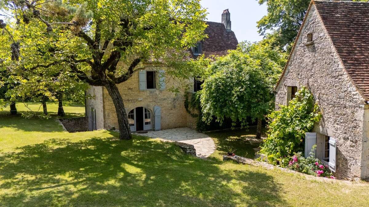 Jolie maison en pierre avec annexe pour les invités. - photo 2