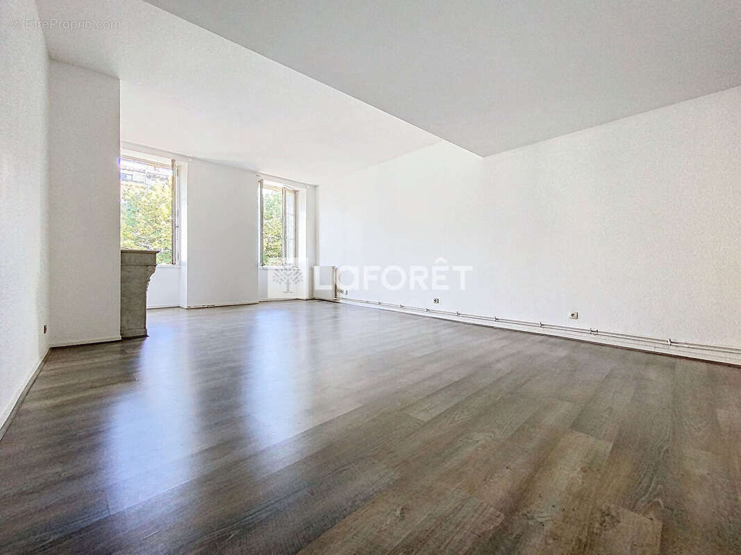 T3 de 87 m² Bordeaux centre - photo 2