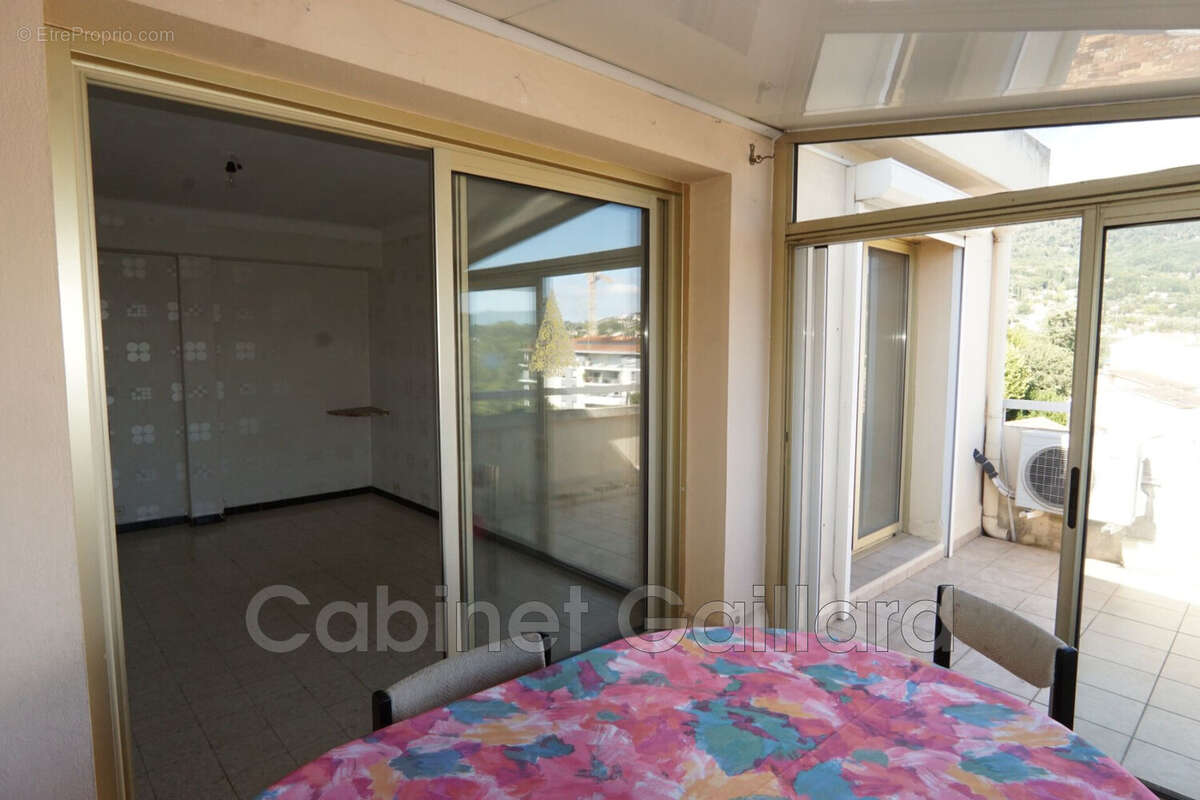 Appartement à PEYMEINADE