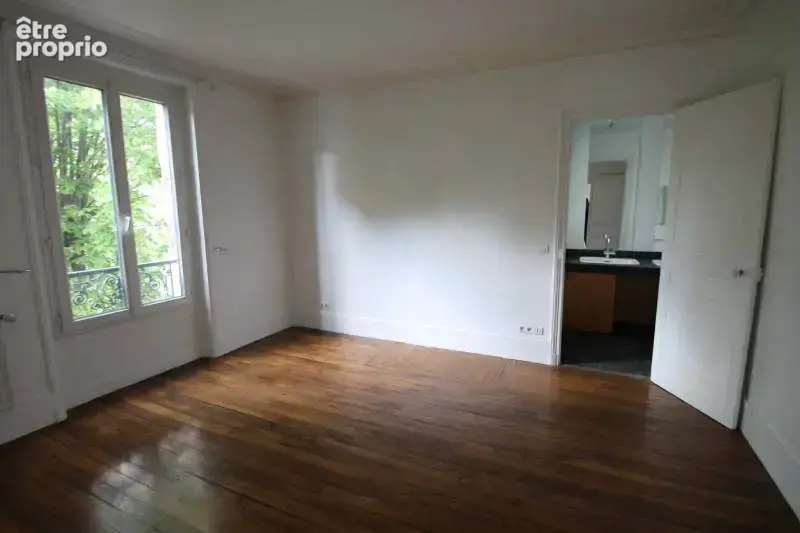 Nanterre centre-ville propriété de charme 225 m²  jardin arboré fort potentiel - photo 5