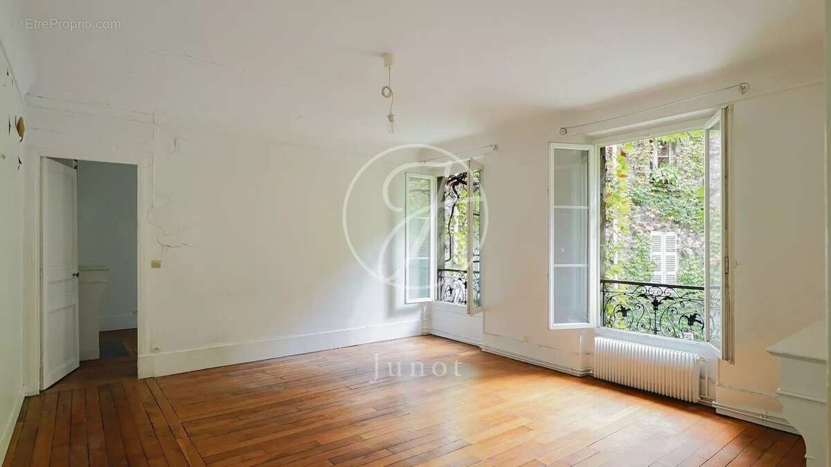 Appartement à PARIS-18E