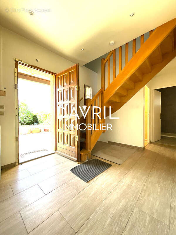 Maison à CHANTELOUP-LES-VIGNES