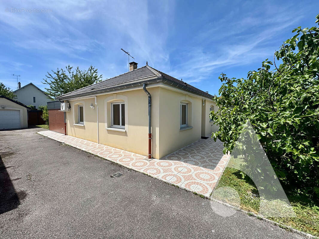 Maison à ROSIERES-PRES-TROYES