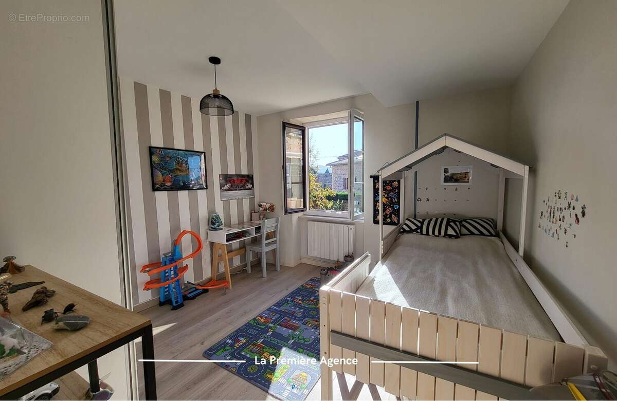 Appartement à PONTCHARRA-SUR-TURDINE