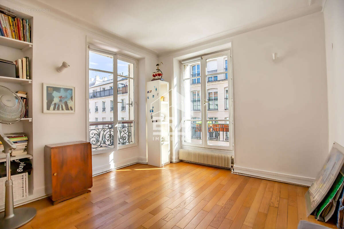 Appartement à PARIS-12E