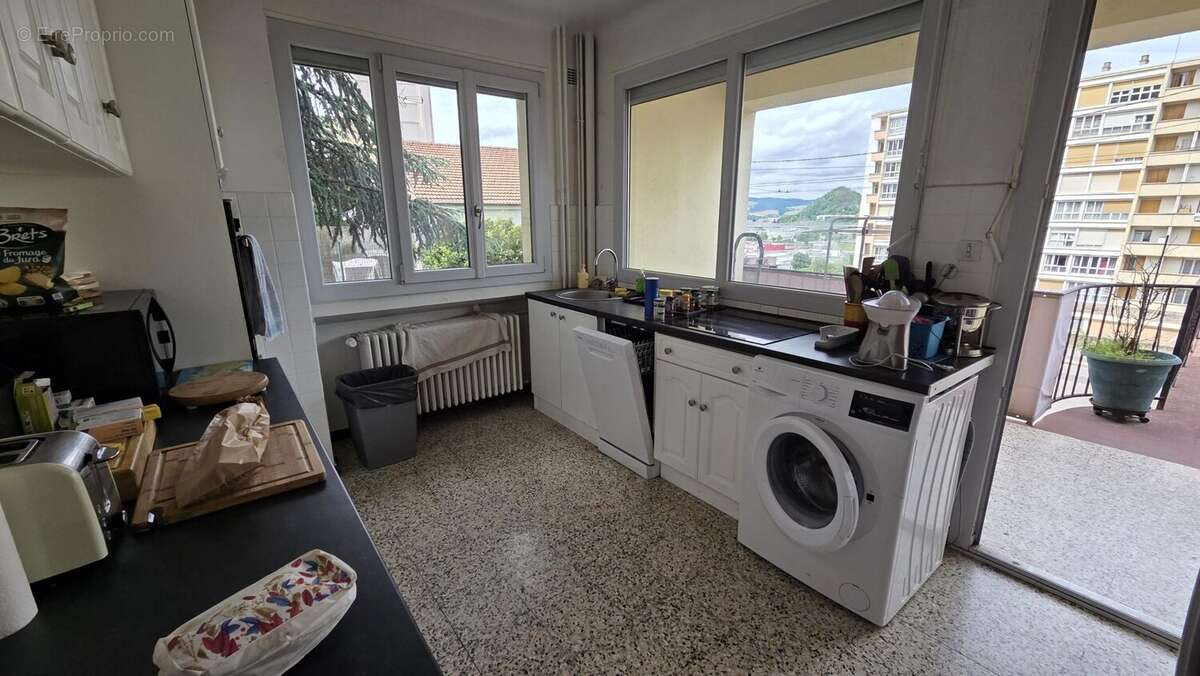 Appartement à SAINT-ETIENNE