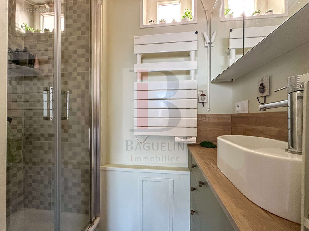 Appartement à FOURAS