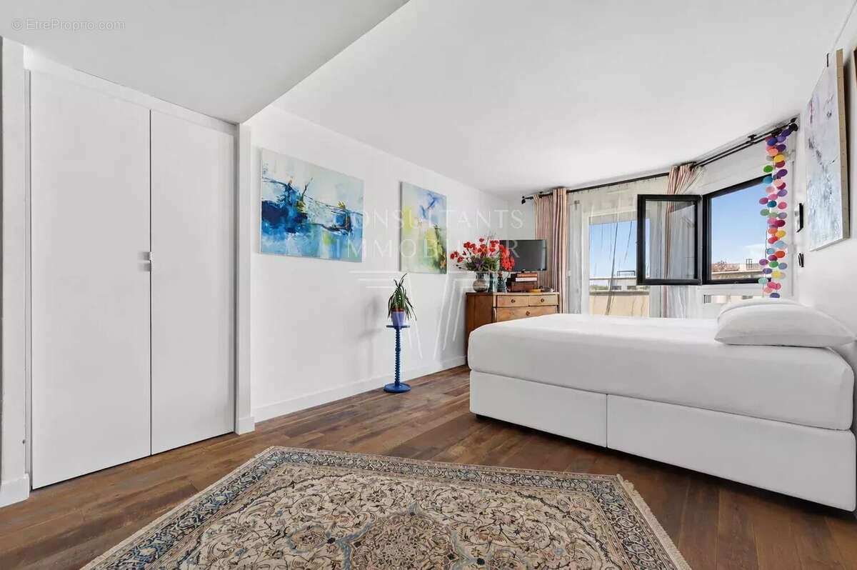 Appartement à LEVALLOIS-PERRET