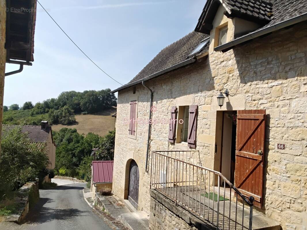 Maison à NAUSSAC