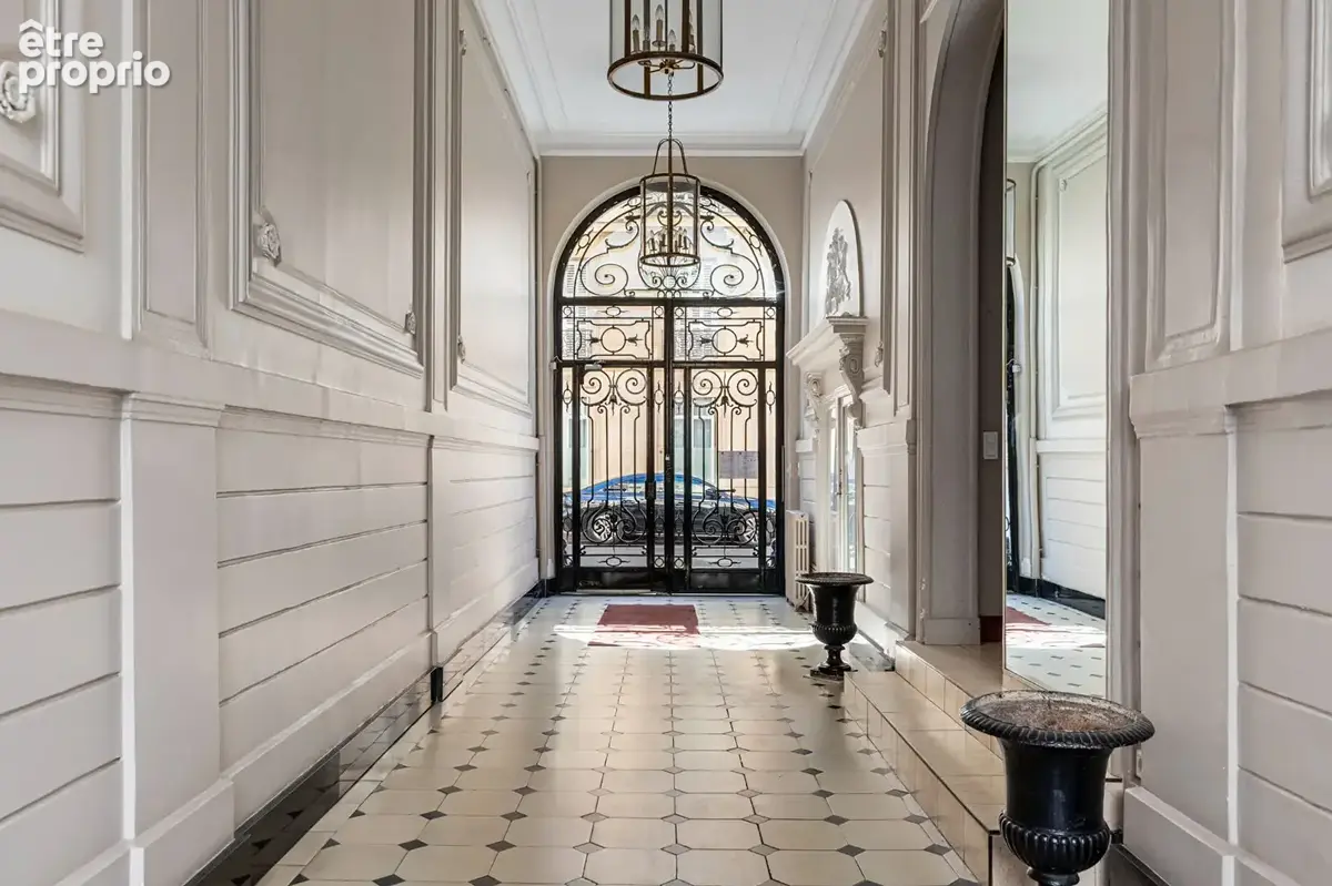 Appartement à PARIS-17E