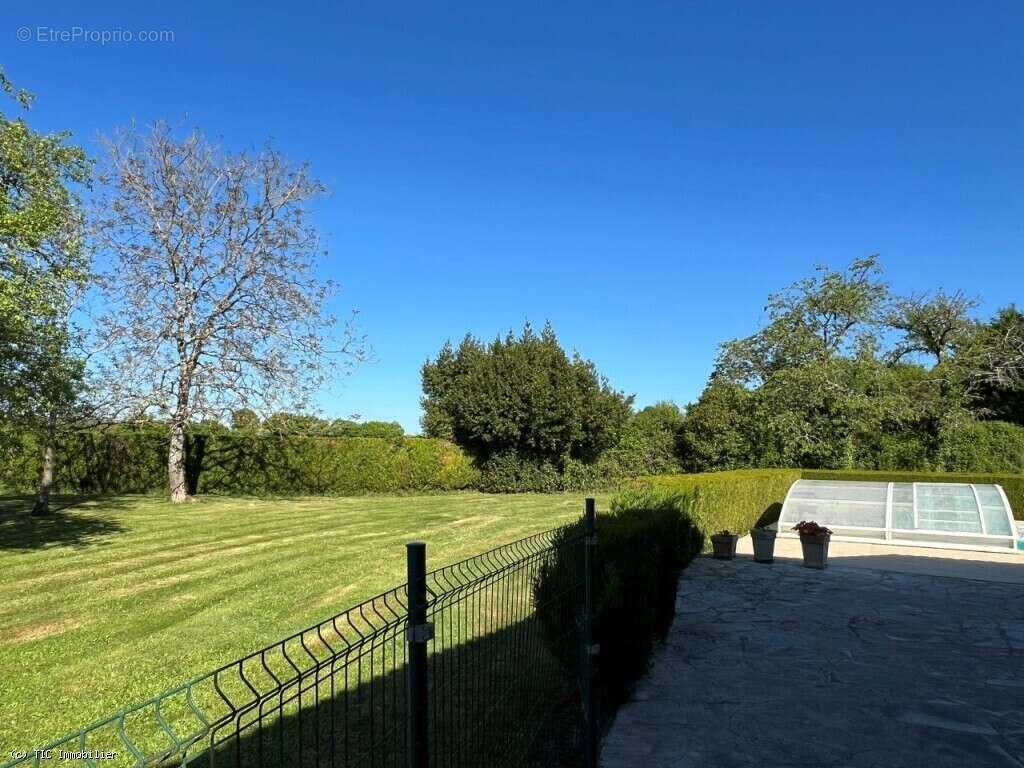 Maison à SAUZE-VAUSSAIS