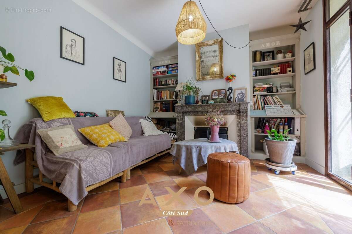 Maison à CUCURON
