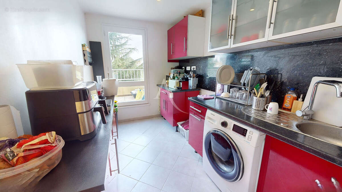 Appartement à COMBS-LA-VILLE