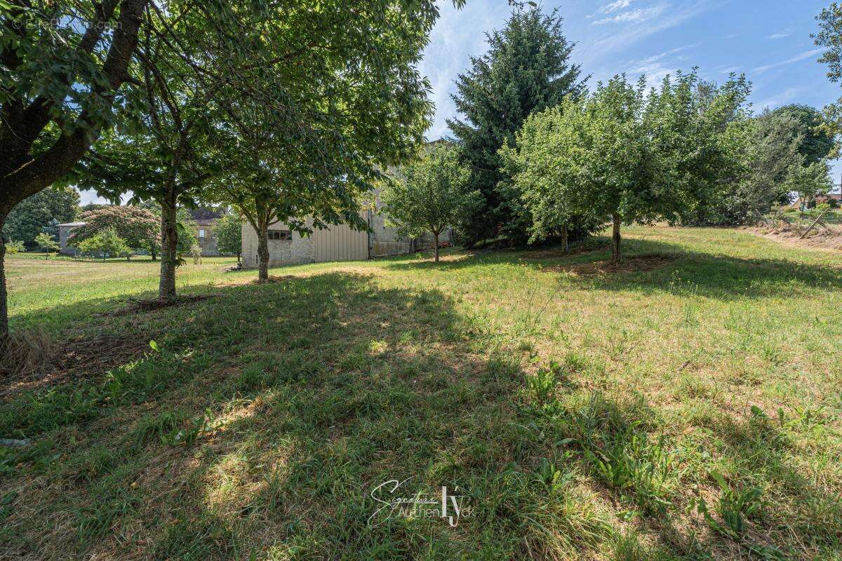 Maison 182 m² à Saint-Crepin-Et-Carlucet  - photo 5