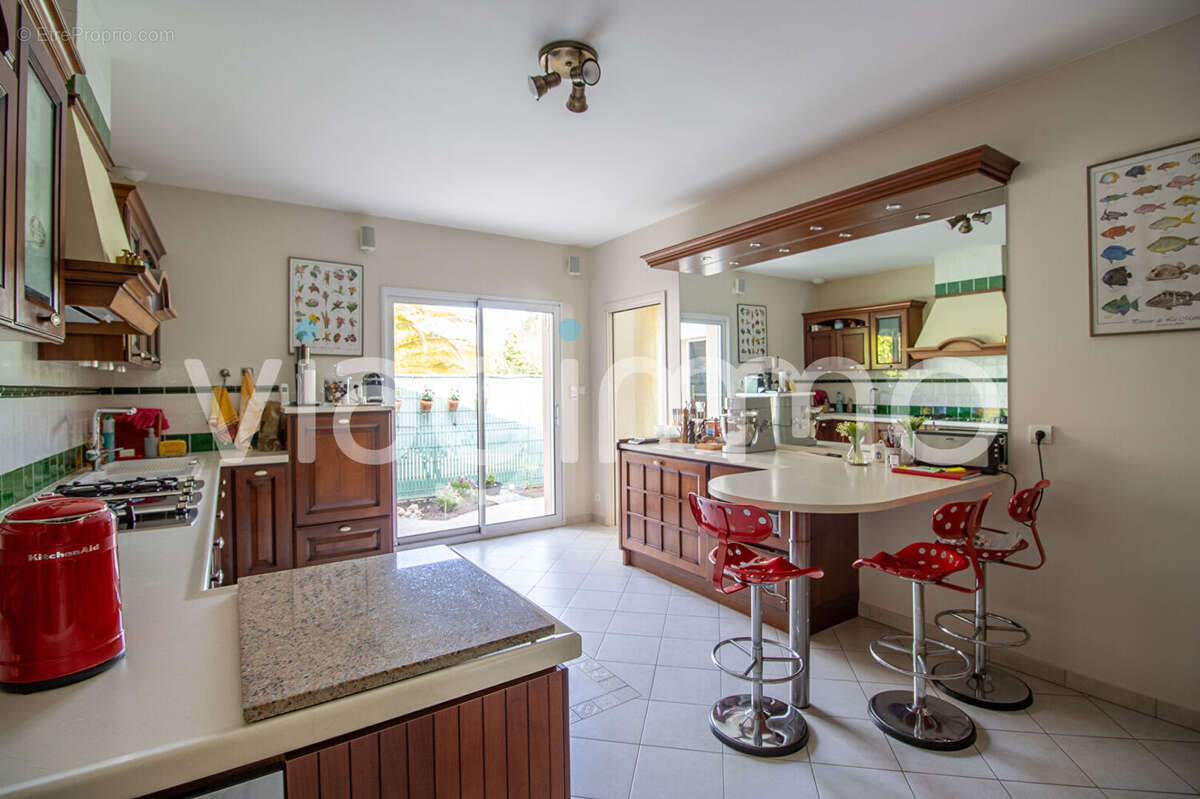 Faite pour les épicuriens : Maison Saint Gilles Croix De Vie 9 pièce(s) 200 m2 - photo 4