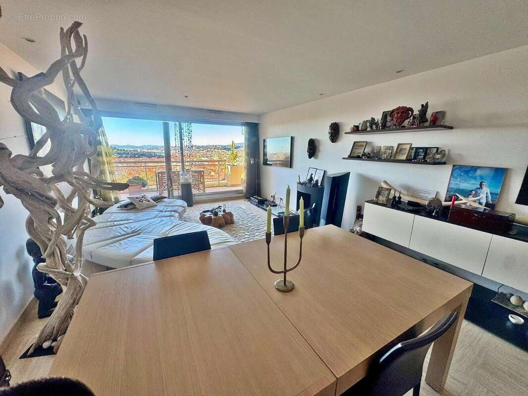   - Appartement à NICE