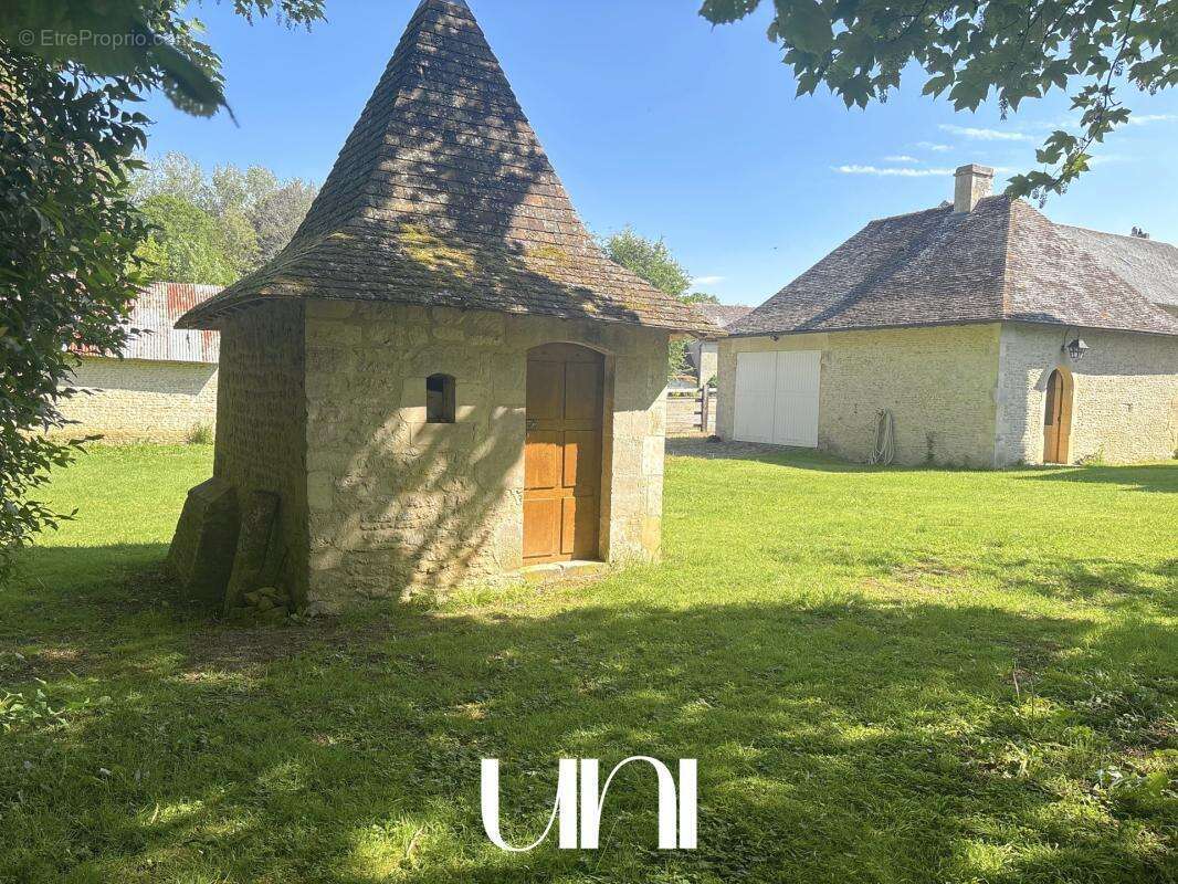 Maison à MORTEAUX-COULIBOEUF