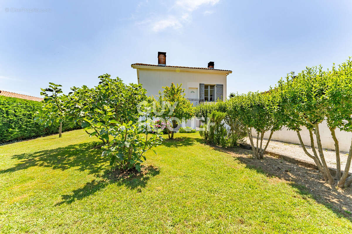 Maison à LABASTIDE-SAINT-PIERRE