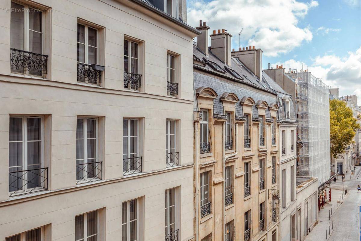 Appartement à PARIS-2E