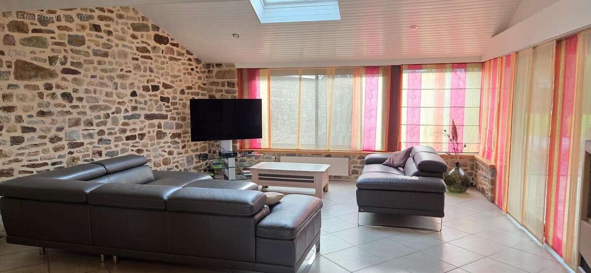 Maison 195 m² à Retiers  - photo 6