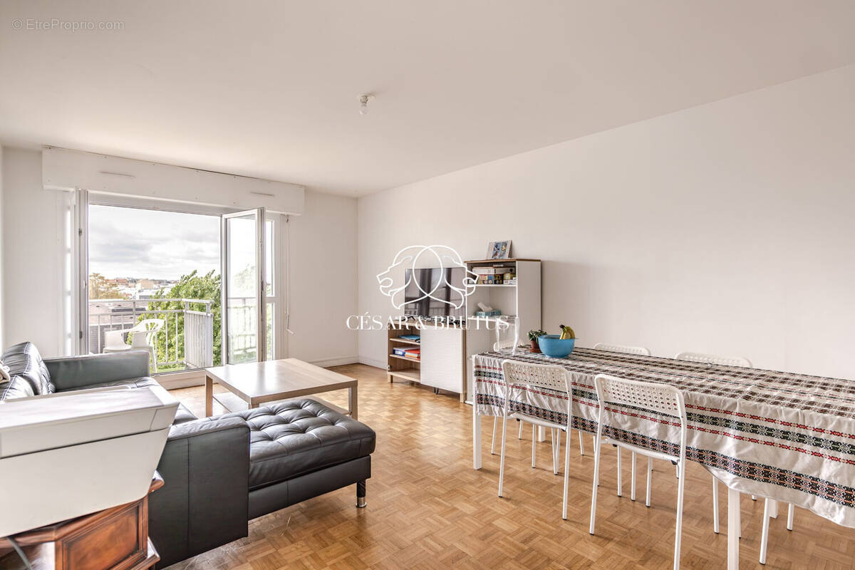 Appartement à LA GARENNE-COLOMBES