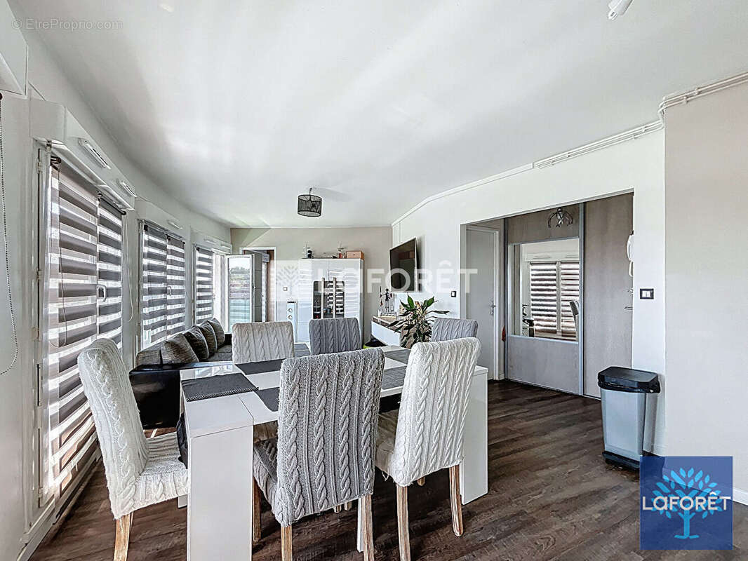 Appartement à VIGNEUX-SUR-SEINE