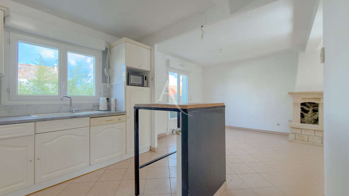 Maison à VIGNEUX-SUR-SEINE