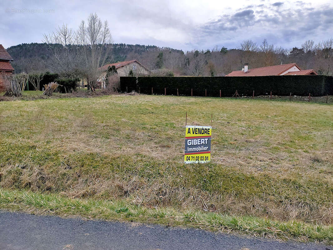 Terrain à COUBON