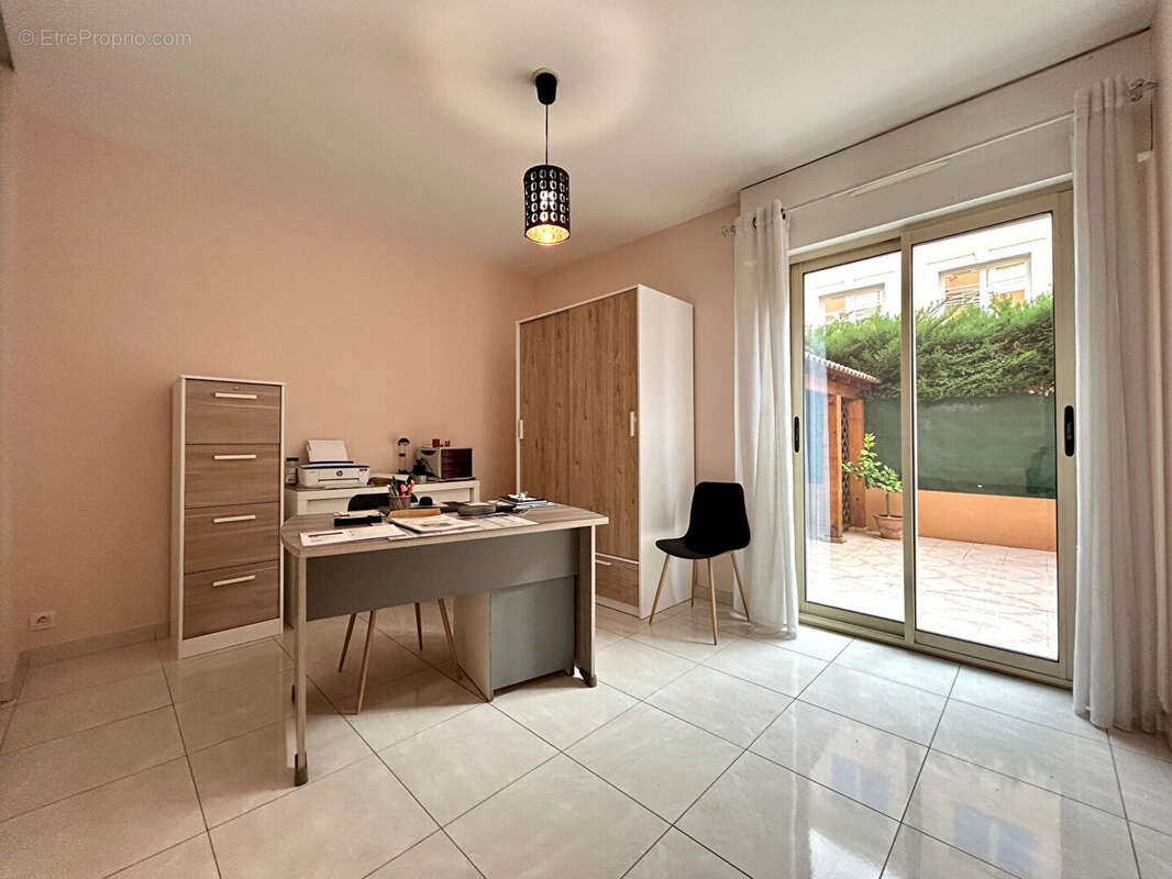 Appartement à LA VALETTE-DU-VAR