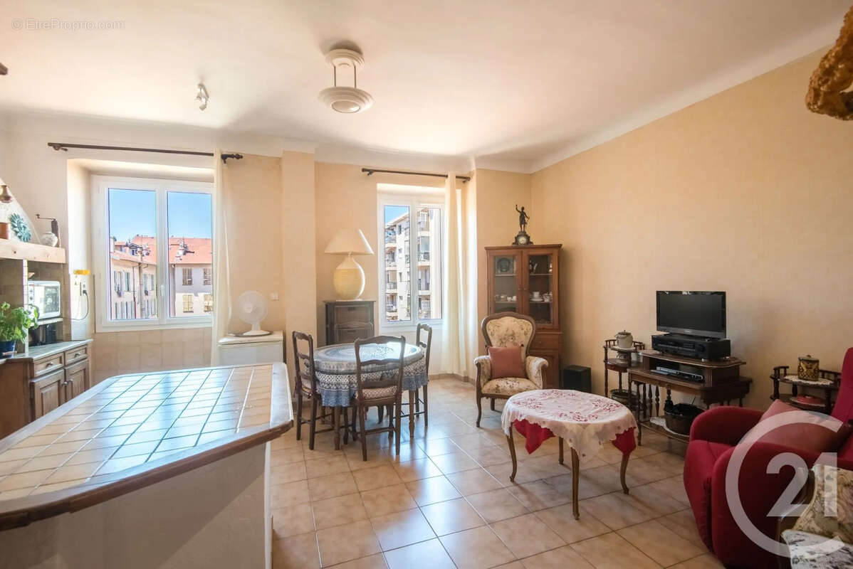 Appartement 64 m² à Nice  - photo 2