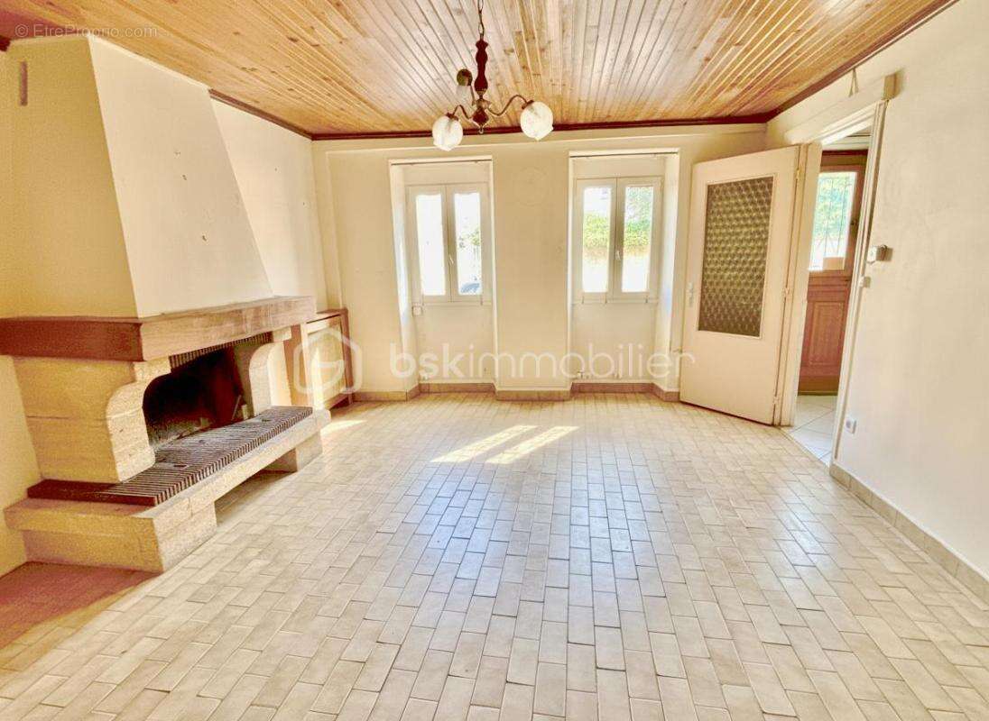 Maison à SAINT-NOM-LA-BRETECHE