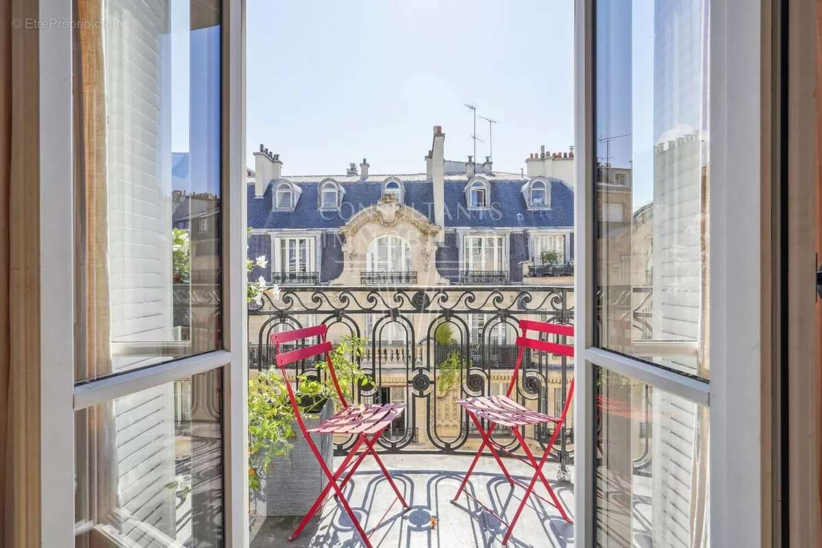 Appartement à NEUILLY-SUR-SEINE