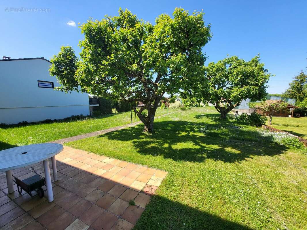 Maison à COSNES-ET-ROMAIN