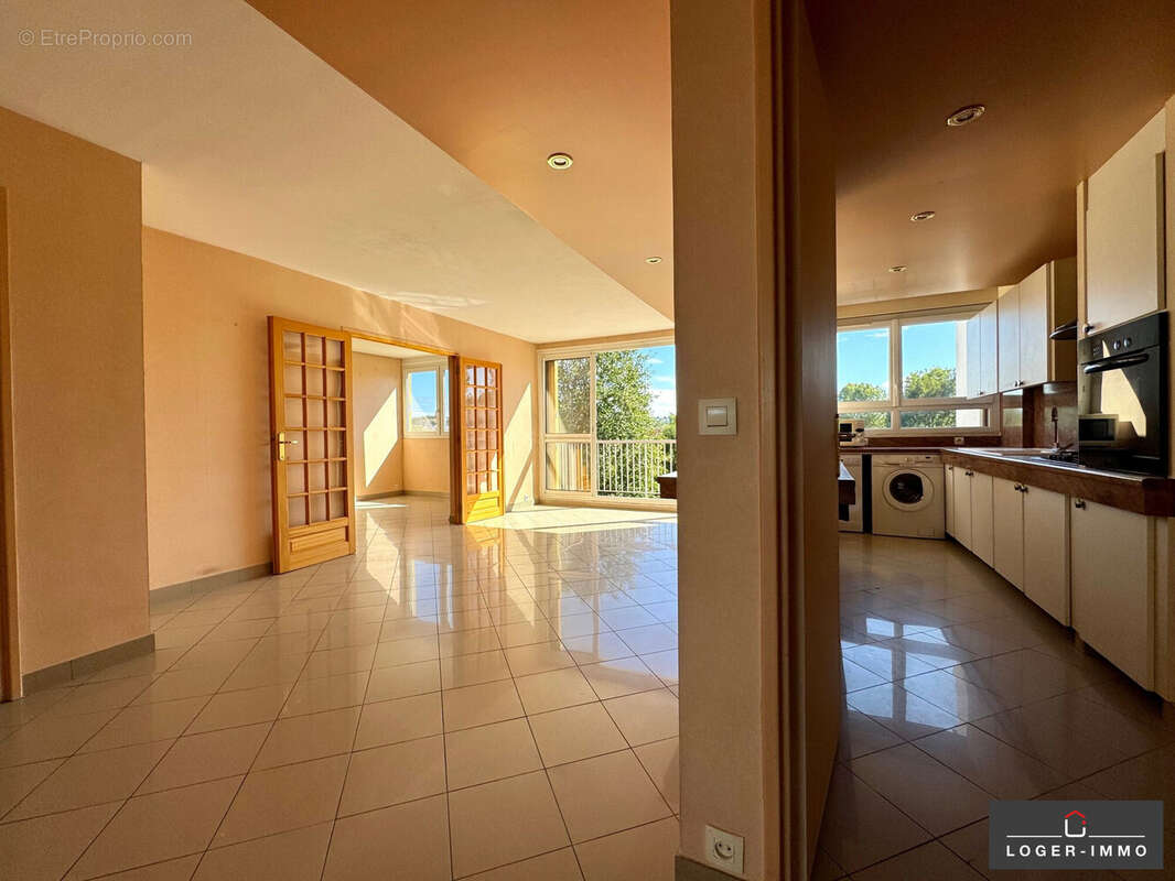 Appartement à LE PERREUX-SUR-MARNE