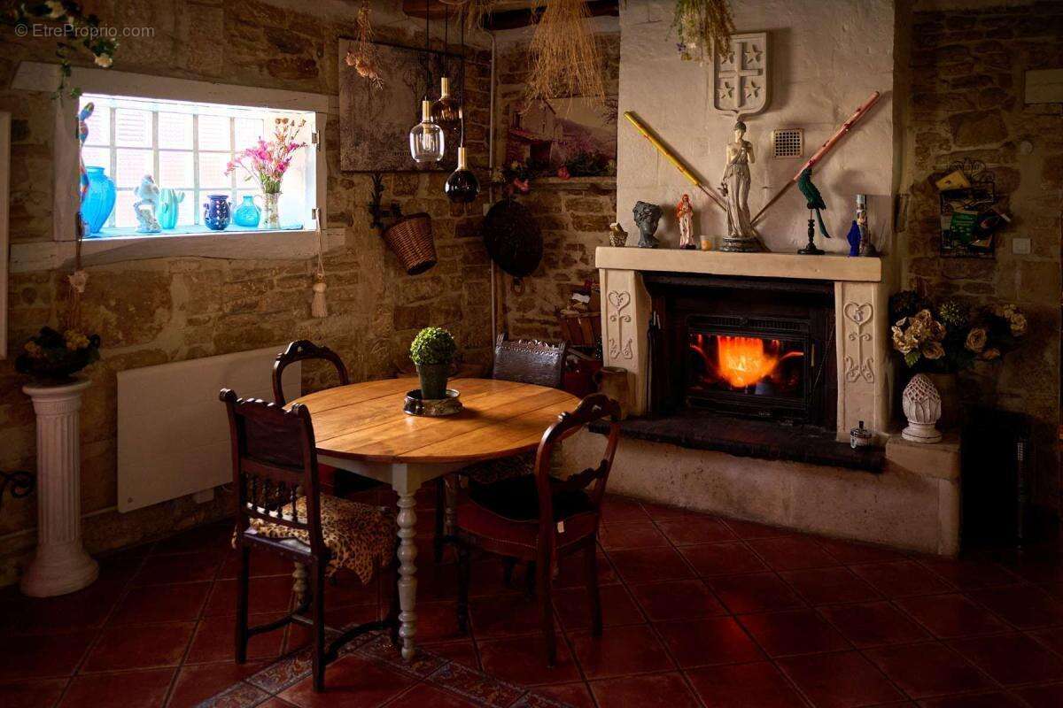 Maison à BARJAC