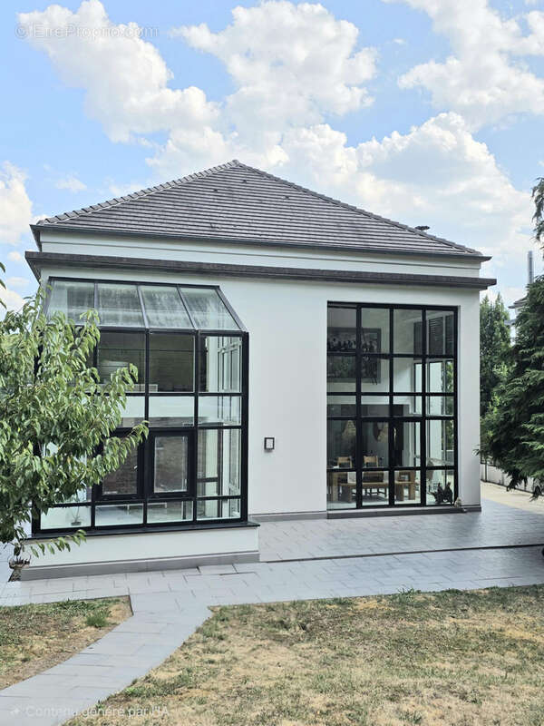 Maison/Villa d'architecte 5/6 pièces, 222 m2 - photo 17