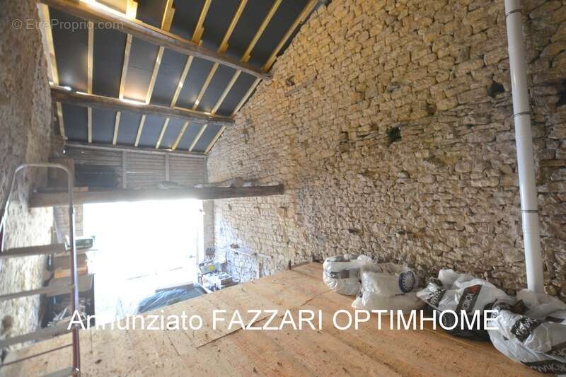 Maison à MONT-DEVANT-SASSEY