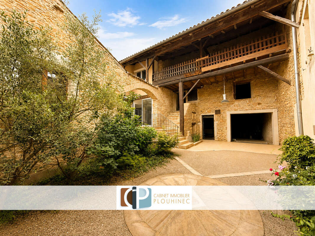 Maison à LA ROCHE-VINEUSE