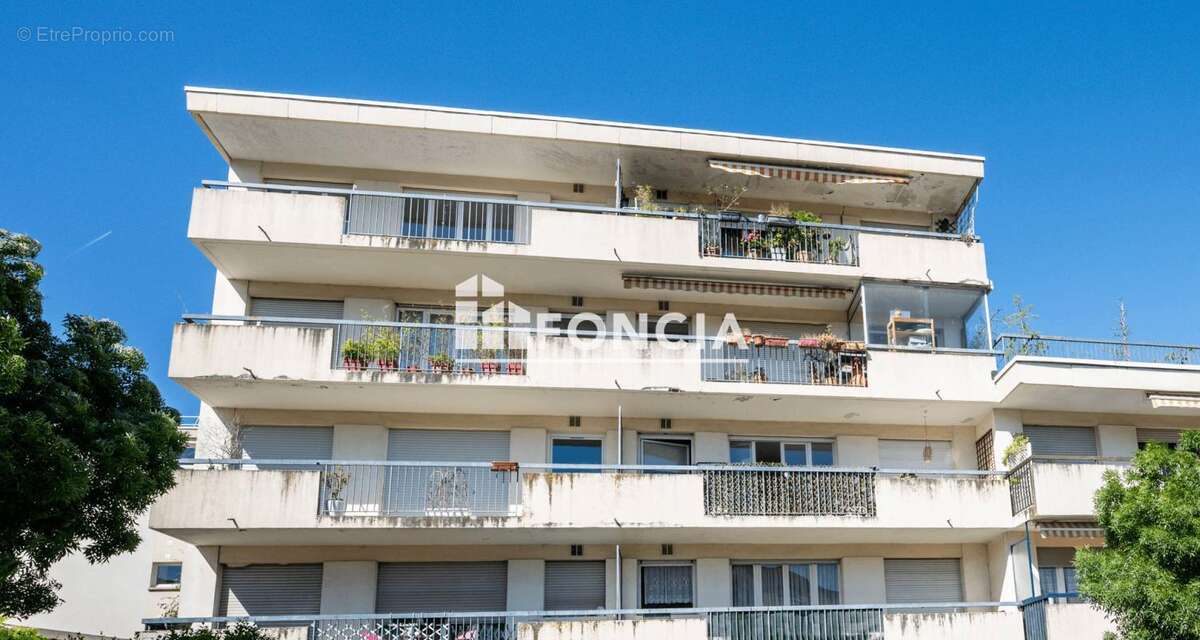 Appartement à LE PLESSIS-ROBINSON