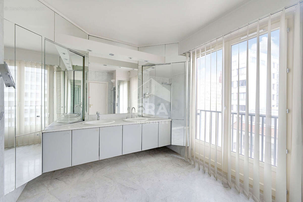 Appartement à PARIS-12E