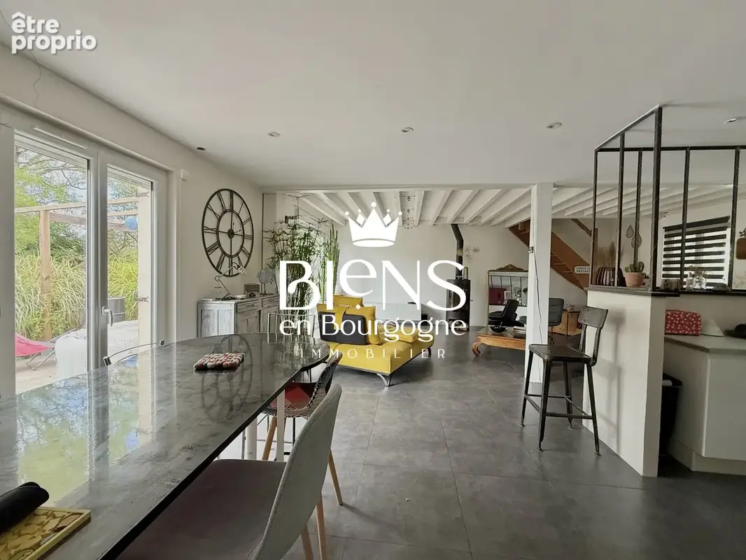 Maison 6 pièces 120 m² à vendre à Farges-Les-Chalon (71150) - photo 3